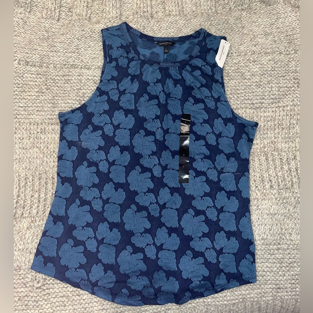 NWT Banana Republic Floral Sleeves Top